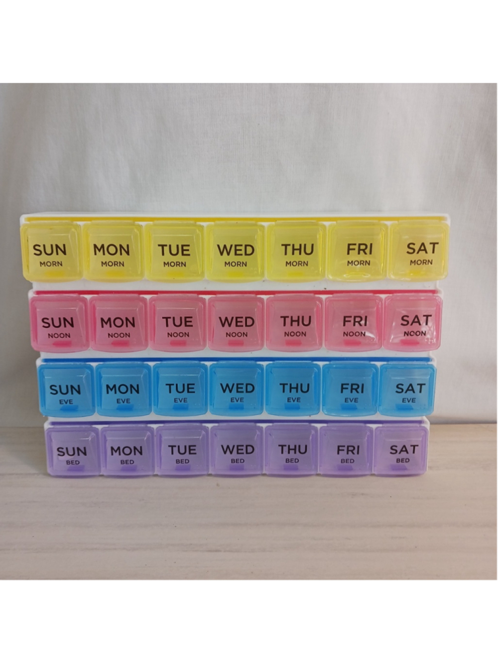 Pill Box w Morning Noon Evening Bedtime Easy Snap Colors Show Difference 7 Day